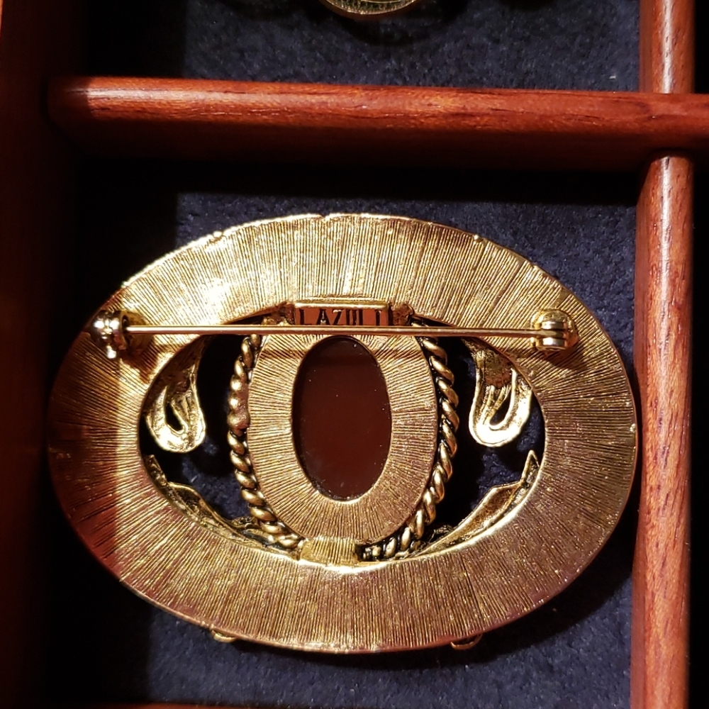 Pin - Picture 3 of 6